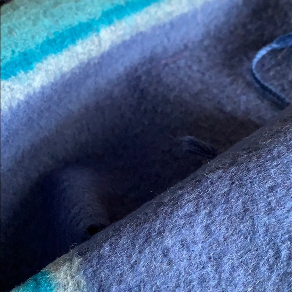 Victorie Mathieu Paris scarf - Picture 5 of 5